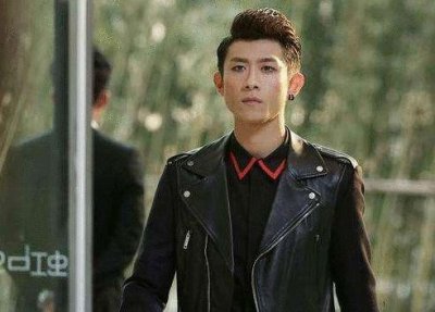 ​张一山与34岁的齐溪拍吻戏，结果因入戏太深伸出舌头