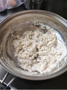​简单三步，在家也能做出跟餐馆一样好吃的擀面皮