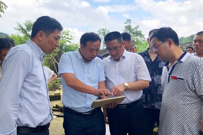 ​郭正勇率队到陆坪镇调研