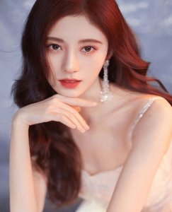 ​鞠婧祎“初中照”被疯传，穿舞蹈服秀奶油肌，看清生图颜值给跪了