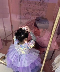 ​陈赫女儿萌照曝光！网友惊呼：这是张子萱郑恺的混血儿？