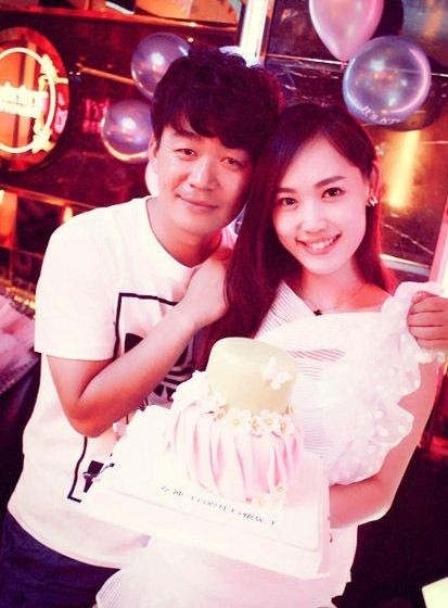 王宝强和马蓉在一起的生活照 这些自拍照 看上去挺甜蜜的