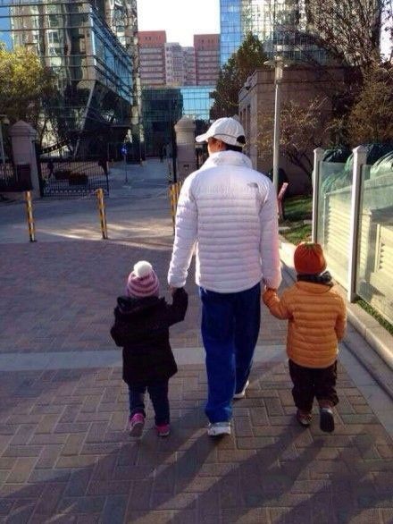 王宝强和马蓉在一起的生活照 这些自拍照 看上去挺甜蜜的