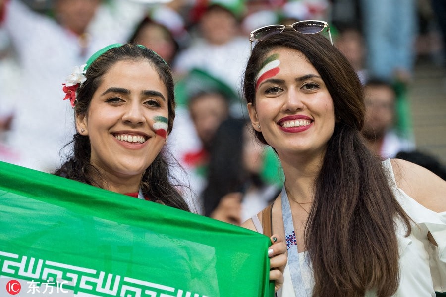 伊朗女球迷合辑 你不戴头巾的样子真美
