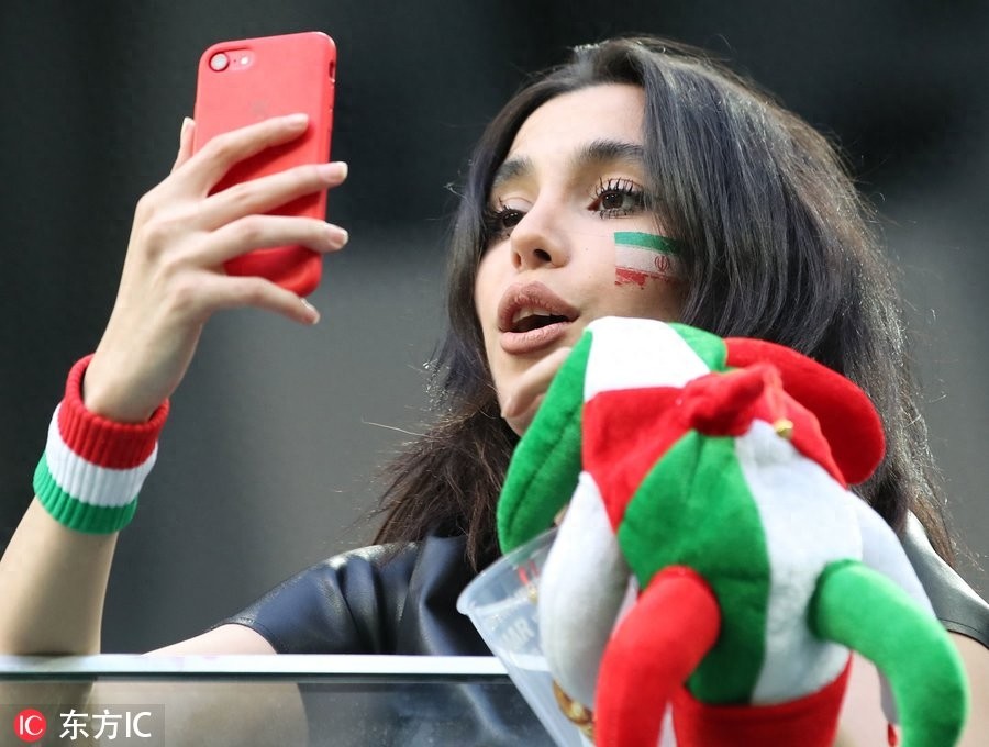 伊朗女球迷合辑 你不戴头巾的样子真美