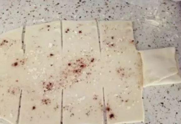 烙好吃的油饼,不用烫面不抹油,记住3个技巧,饼又香又软层次多