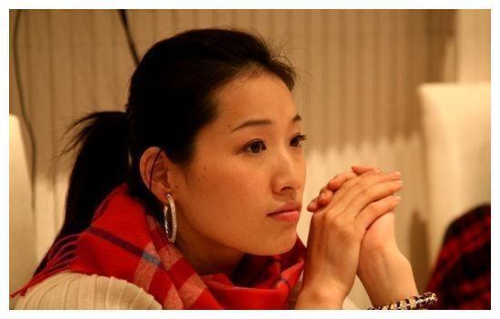 她曾为中国游泳队拿下雅典奥运唯一金牌，早早退役的她更加快乐！