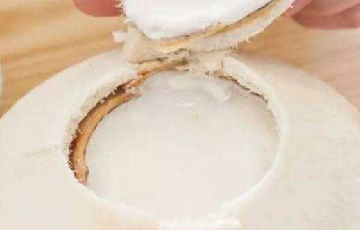 去皮的椰青可以放多久,椰子刨了皮还可以保存多久图1