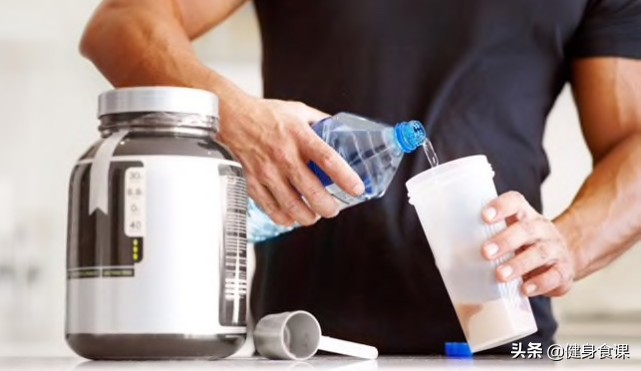 蛋白粉什么时候喝最佳（喝蛋白粉的最佳时间介绍）