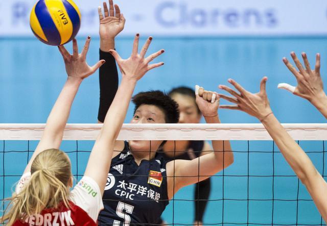 胡铭媛的一招鲜，成为立足中国女排的一大法宝，和当年的她一个样