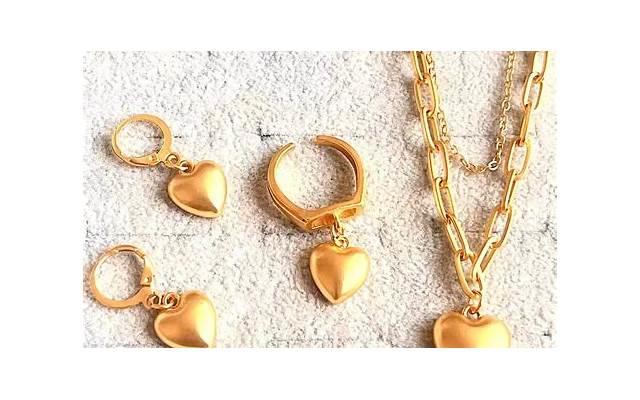 女士正装的着装标准，正规场合女士的着装