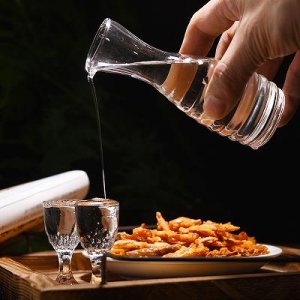 ​泸州贡酒柔雅46度_泸州贡酒柔和白酒38度多少钱一箱