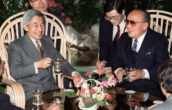 日本天皇“首次访华”，欢迎宴上却要求撤掉一道菜，被中国拒绝