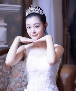 ​“铁锤妹妹”宋轶的另类成名史，和她背后的绯闻男友们