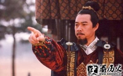 ​焚书坑儒与独尊儒术有何特点