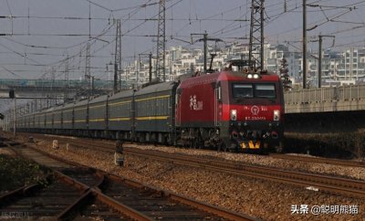 ​T381次上海南开往昆明，沿衡阳、永州、柳州、南宁、昆明方向行驶