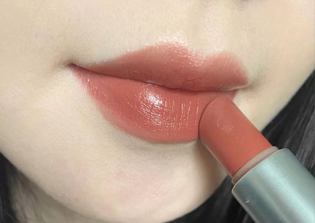 最适合黄皮的口红色号排行（黄皮肤适合什么颜色口红）(图7)