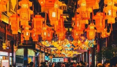 ​春风夜搁花千树更吹降星如雨是什么节日的诗，一月十五元宵节