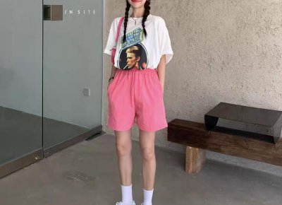 ​大爷爱抽烟还小气，给3000万都不戒烟，富豪大妈：我根本看不上你