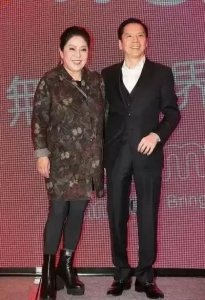 ​向华强能让成龙下跪，打王晶和曾志伟，却从不敢惹圈中这3个人