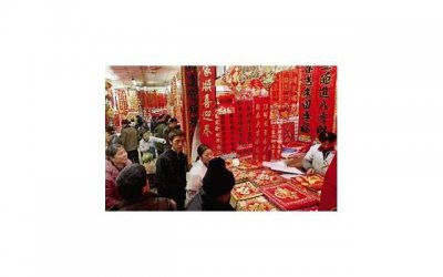 ​婆婆来养老，妻子天天带她下馆子花6千，丈夫在一个月后送走婆婆