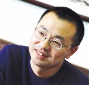 ​刘仪伟：1993年挣50万，捧红戴军，10年沉淀，30岁大火，37岁抱娃