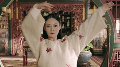 ​延禧攻略：高贵妃逝世后，乾隆伤心地连喊3个字，让人心碎