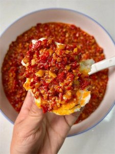 ​【美食秘籍】教你一招制作辣椒酱，无需专业技巧，美味不容错过！