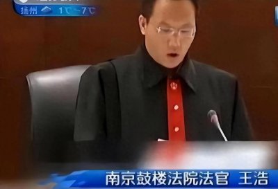 ​17年前，说出“不是你撞的，干嘛去扶”的法官，如今过得怎样？