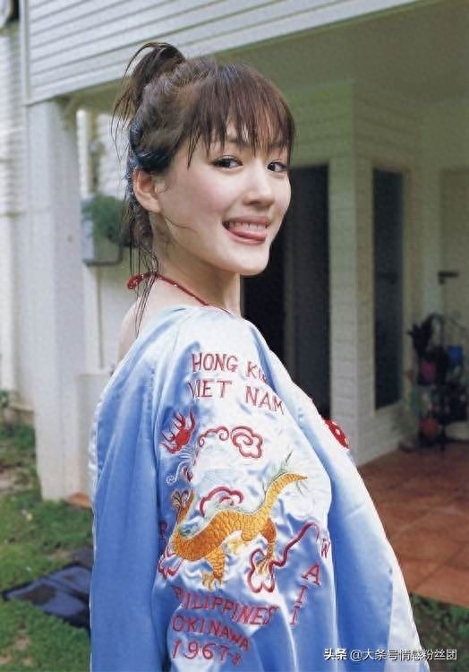 午休时间放毒，一组绫濑遥的图集，端庄脱俗、性感撩人