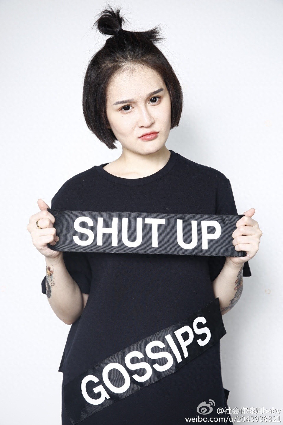 赵本山女儿球姐短发俏皮不羁 网友这图P的一看就是亲生的