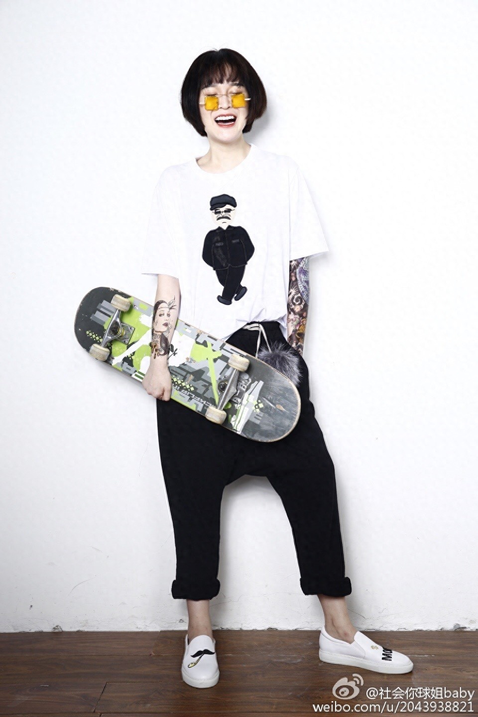 赵本山女儿球姐短发俏皮不羁 网友这图P的一看就是亲生的