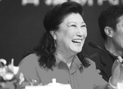 ​小姨子谢大脚出车祸，有点心疼赵本山