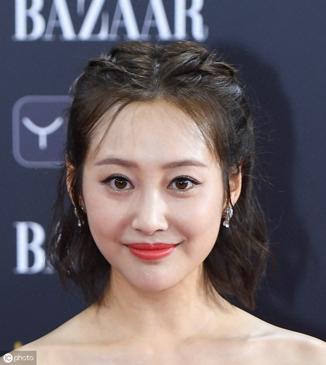 李纯，最美的10张照片欣赏，皮肤白皙，气质优雅