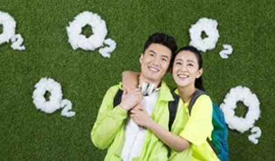 ​禁忌之爱：43岁女子与28岁男子的痴缠，窥见年轻的奢望