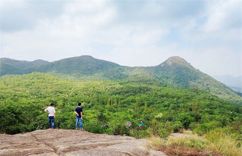 被誉为“中山十景之一”的五桂山，是珠江口最高峰，风景如画