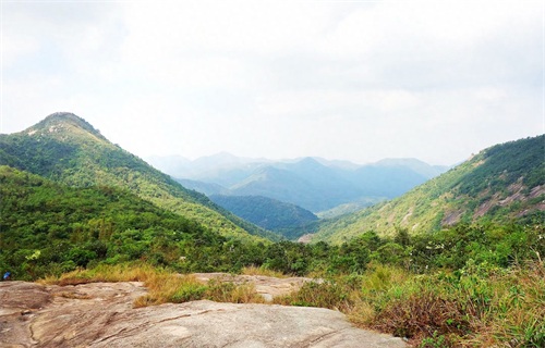 被誉为“中山十景之一”的五桂山，是珠江口最高峰，风景如画