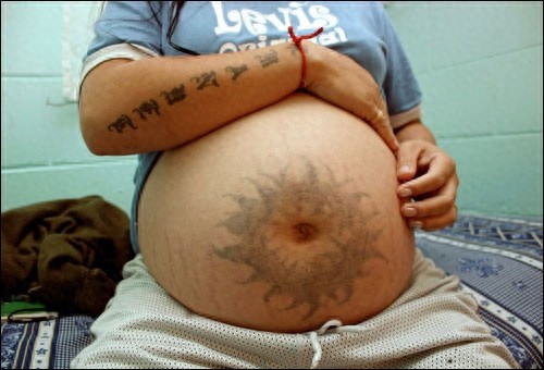 真实记录女犯妈妈和孩子在监狱的生活