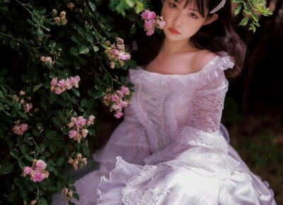 ​湖南女学生遭失恋打击，放弃考研机会流落街头，给拾荒老人生孩子