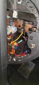 ​天窗漏水自己就能修？实测5块钱解决密封条老化问题