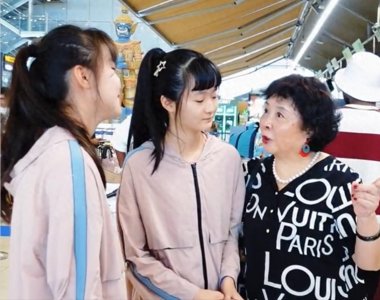 ​盛海琳为赚钱携双胞胎女儿，远赴柬埔寨，代言试管医院惹人争议！