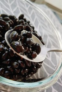 ​「食物恋」我终于做出了镜面的日式蜜汁黑豆，掌握窍门你也可以